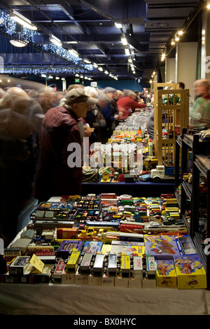 Voitures jouets, Collectors Fair dans la salle omnisports à Bolton Wanderers, Reebok Stadium, Middlebrook Retail Park, Horwich, UK Banque D'Images