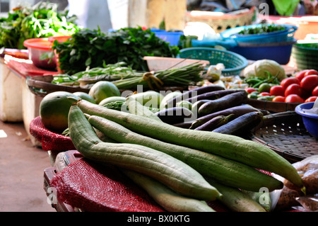 Des légumes pour la vente sur le marché à l'extérieur de l'île de Cham, Viêt Nam Banque D'Images