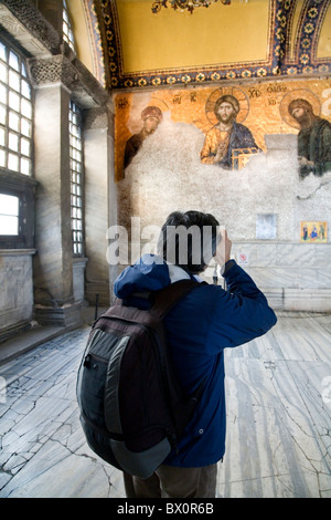 Deësis à mosaïque la galerie sud et touristique. Sainte Sophie, Aya Sofya, vue de l'intérieur. Sultanahmet, Istanbul, Turquie Banque D'Images