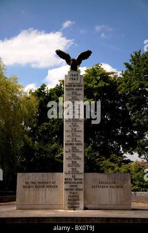 Polish War Memorial, South Ruislip, Hillingdon, London. Commémore tous les aviateurs polonais impliqués dans la seconde guerre mondiale 2. Banque D'Images