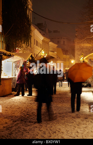 Marché de Noël à Spittelberg neige nuit Vienne Banque D'Images