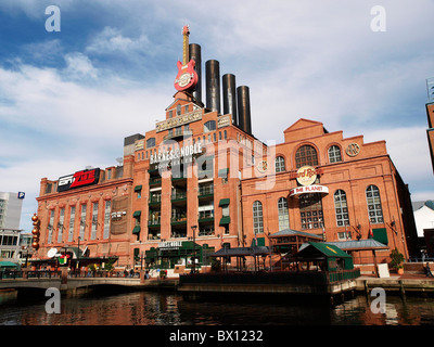 L'ancienne centrale électrique dans le port intérieur de Baltimore Barnes & Noble maisons magasin de livre, un Hard Rock Cafe et une zone ESPN Banque D'Images