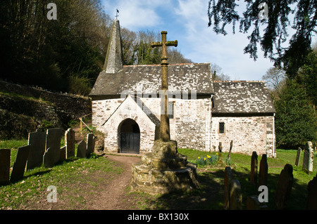 Église St dh Buenos CULBONE SOMERSET Petit pays plus petit cimetière de l'église paroissiale église en Angleterre Banque D'Images