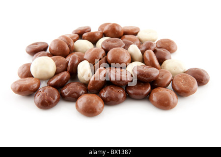 Pile de gingernuts pepernoten, chocolat, en libre. Tyical bonbons néerlandais pour le 5 décembre. Banque D'Images