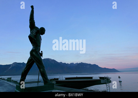 Statue de Freddie Mercury chanteur musicien musique Queen monument de la musique rock lac de Genève Lac Léman lac d'humeur Banque D'Images