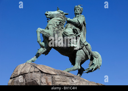 Statue équestre de Bohdan Khmelnytsky (1595-1657), le premier Cosaque Hetman de l'Armée Zaporizhienne, sur la place Sophia à Kiev, en Ukraine Banque D'Images