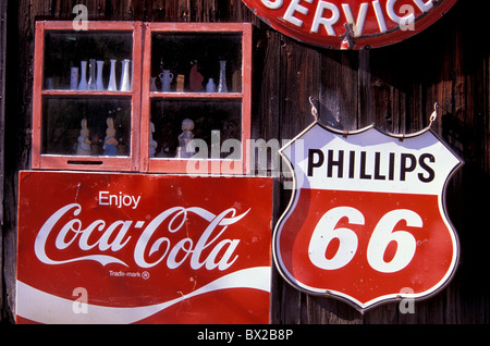 Antiquités Antiquités Antique Amérique Chester depot vieux coca cola signe conseil phillips's Barn Kendall Antiqu Banque D'Images