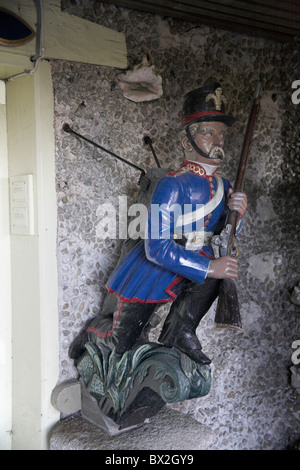 Ancienne figure de proue du navire collection à Valhalla jardins de l'abbaye des îles Scilly Tresco Cornwall UK Banque D'Images