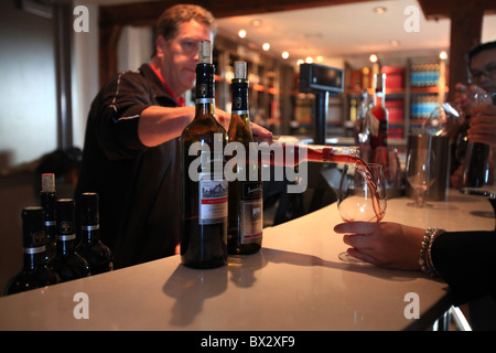 Dégustation de vin à Inniskillin, Niagara on the lake Banque D'Images