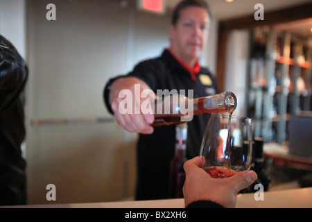 Dégustation de vin de glace à Inniskillin, Niagara on the lake Banque D'Images