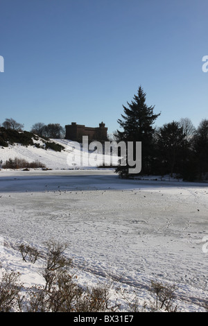 Étang gelé dans Keptie Arbroath parc Angus Scotland Décembre 2010 Banque D'Images