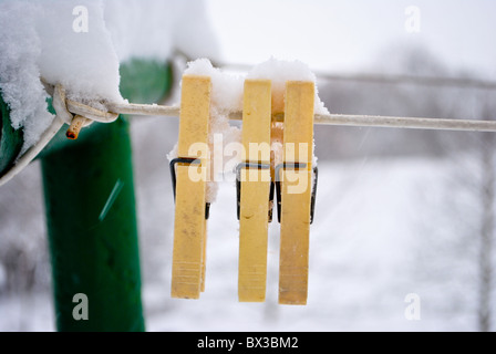 Pegs dans la neige Banque D'Images