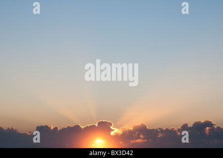 Lever de soleil sur la plage, Hawks Nest, NSW, Australie Banque D'Images