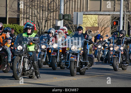 Des milliers de motocyclistes prendre part à l'assemblée 'Olympia' de jouets aux enfants pour Noël. Banque D'Images