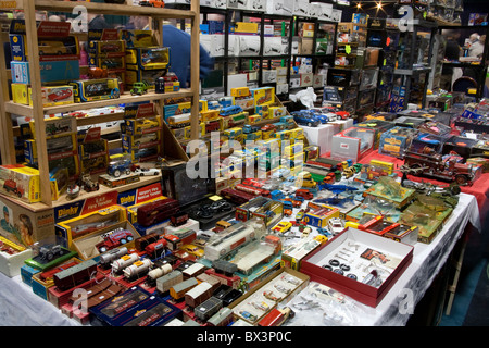 Voitures jouets, Collectors Fair dans la salle omnisports à Bolton Wanderers, Reebok Stadium, Middlebrook Retail Park, Horwich, UK Banque D'Images