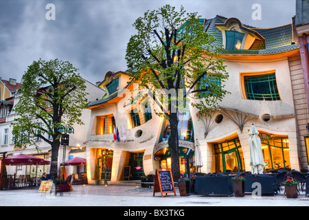 Crooked house (la maison tordue (krzywy domek), Sopot, Pologne Banque D'Images