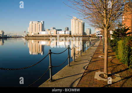 Imperial Point, Lowry Outlet Mall, et souverain Point Apartments à Salford Quays, Manchester, Angleterre, RU Banque D'Images