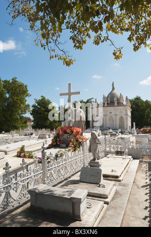 La Milagrosa (le miraculeux dans une nécropole) Colon, deuxième plus grand cimetière du monde, La Havane, Cuba Banque D'Images