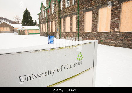 Kelsick le campus de l'Université de Cumbria barricadés et abandonné en raison de la réduction des dépenses, Ambleside, Royaume-Uni. Banque D'Images