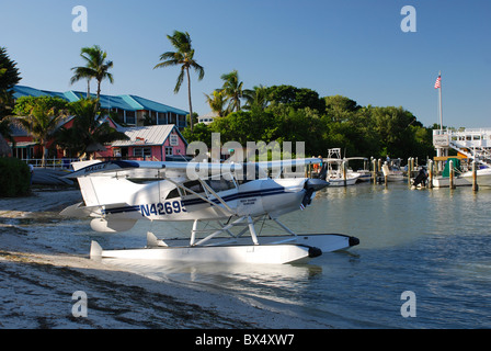 Avion à la mer des eaux entre Marina, Captiva Island, FL, USA Banque D'Images