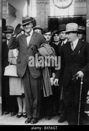 La Tchécoslovaquie 1930, l'arrivée de l'opéra russe soliste F.I. À la gare de Saljapin Willson ion Prague. Banque D'Images