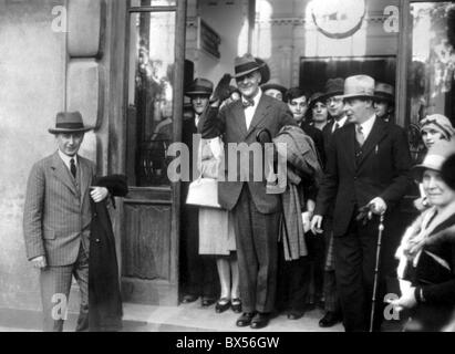 La Tchécoslovaquie 1930, l'arrivée de l'opéra russe soliste F.I. À la gare de Saljapin Willson ion Prague. Banque D'Images