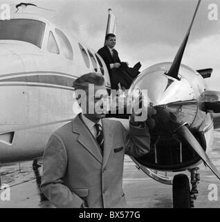 Herbert von Karajan, arrivée à Prague Banque D'Images