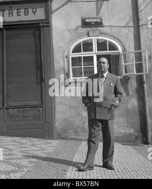 La Tchécoslovaquie Prague- 1949. Militant des droits de l'homme du Chili et communiste poète Pablo Neruda qui a adopté son prénom de Banque D'Images