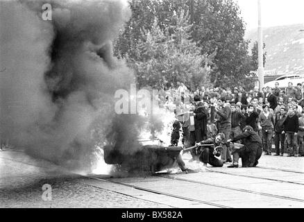 Voiture, dommages, protestation, Brno Banque D'Images