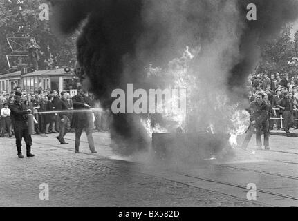 Voiture, dommages, protestation, Brno Banque D'Images