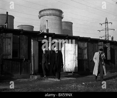 La Tchécoslovaquie Ervenice - northwestern Bohemia 1947. De centrales électriques, qui a été construit en plein coeur de la zone riche de charbon. Pour Banque D'Images