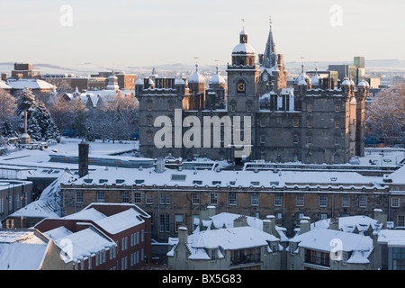 George Heriots école privés indépendants en hiver avec la neige, Édimbourg, Écosse. depuis l'esplanade du château Banque D'Images