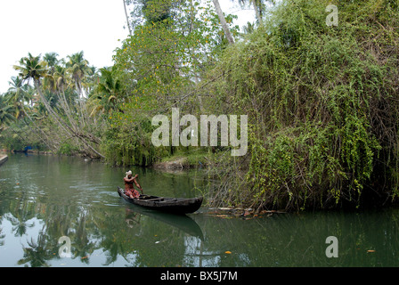 BACKWATERS DU KERALA CHERAI Banque D'Images