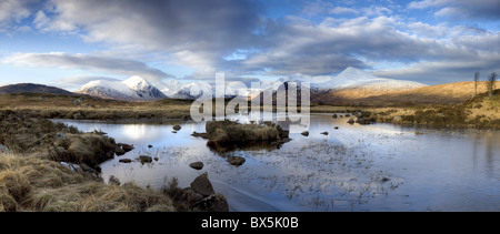 Vue panoramique sur Lochain Na h'Achlaise, Rannoch Moor, près de Fort William, Highland, Scotland, UK Banque D'Images