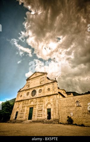 Église médiévale à Spoleto, Ombrie, Italie Banque D'Images