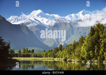 Lake Matheson, le Mont Tasman et le Mont Cook, Westland Tai Poutini National Park, site du patrimoine mondial de l'UNESCO, Nouvelle-Zélande Banque D'Images