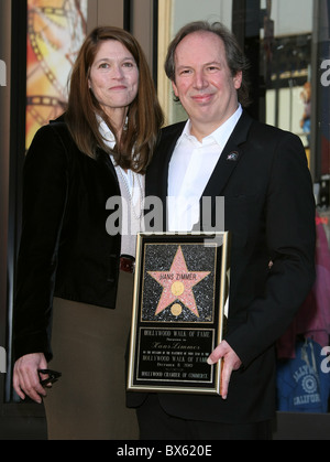 SUZANNE ZIMMER HANS ZIMMER HANS ZIMMER HONORÉ AVEC UNE ÉTOILE SUR LE Hollywood Walk of Fame LOS ANGELES CALIFORNIA USA Décembre 20 01 08 Banque D'Images