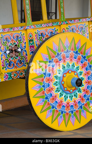 Decorative à boeufs dans Sarchi Village, hauts plateaux du centre, le Costa Rica, Amérique Centrale Banque D'Images