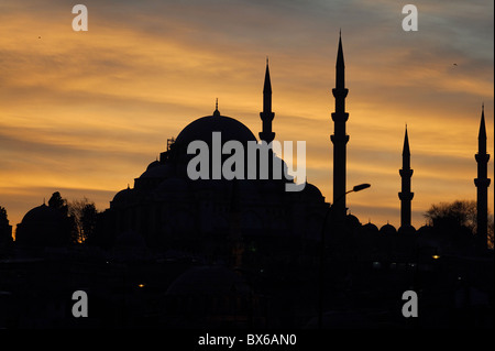 Coucher de soleil sur la mosquée Suleymaniye, Istanbul, Turquie, Europe Banque D'Images