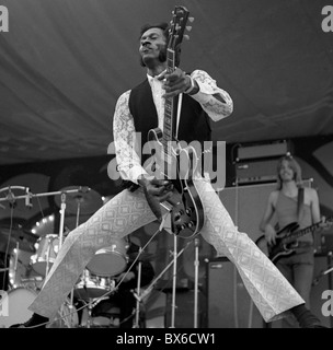 Chuck Berry à l'exécution de jubilé, Chapel Hill, NC, mai 1971. Banque D'Images