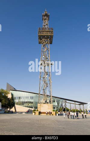 La tour de télévision sur le front de mer de Bakou, Azerbaïdjan, Asie centrale, Asie Banque D'Images