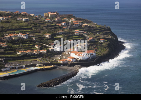 Le village de Seixal sur une péninsule sur la côte nord de l'île de Madère, au Portugal, de l'Atlantique, de l'Europe Banque D'Images