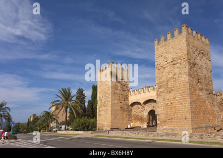 Ancienne porte de la ville et des murailles fortifiées, Alcudia, Majorque, Iles Baléares, Espagne, Europe Banque D'Images