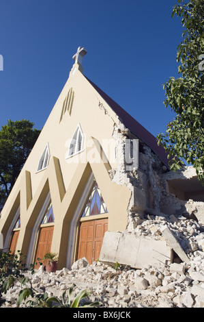 Église sainte Thérèse, janvier 2010) dégâts causés par le tremblement de terre, Port-au-Prince, Haïti, Antilles, Caraïbes, Amérique Centrale Banque D'Images