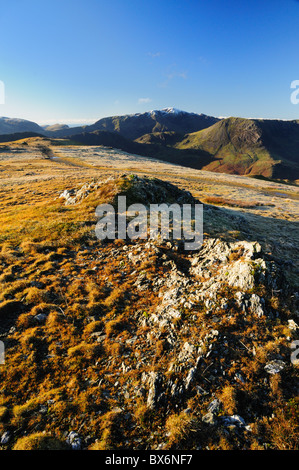 Vue du haut vers Hindscarth Crag, High Stile et du brochet dans le Lake District Banque D'Images