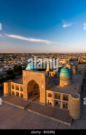 La splendide Mir-i-arab Madrassah, Boukhara, Ouzbékistan. Banque D'Images