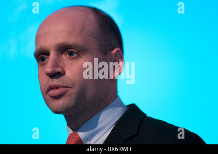 Mark Arbib, ancien sénateur travailliste et ancien ministre australien des Sports et ministre de l'emploi autochtone et du développement économique, s'adressant à un auditoire lors d'une conférence de Jobs Australia. Banque D'Images