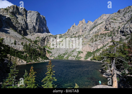 Le lac Emerald et Hallet Peak, Rocky Mountain National Park, Estes Park, Colorado, USA Banque D'Images