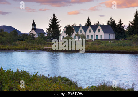 Vous trouverez des restaurants à l'église et de l'Thingvallabaer, le Parc National de Thingvellir, Site du patrimoine mondial de l'UNESCO, de l'Islande Banque D'Images