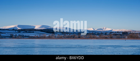 Coveres de glace en hiver, le lac Llangorse, Brecon Beacons National Park, au Pays de Galles Banque D'Images